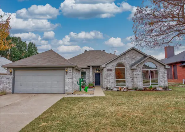 6836 Dogwood Lane, North Richland Hills, TX 76182