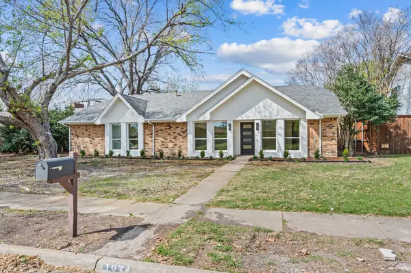 1934 Vista Oaks Drive, Carrollton, TX 75007