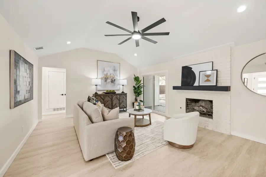 1934 Vista Oaks Drive, Carrollton, TX 75007 - #2