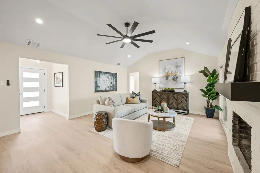 1934 Vista Oaks Drive, Carrollton, TX 75007 - #3