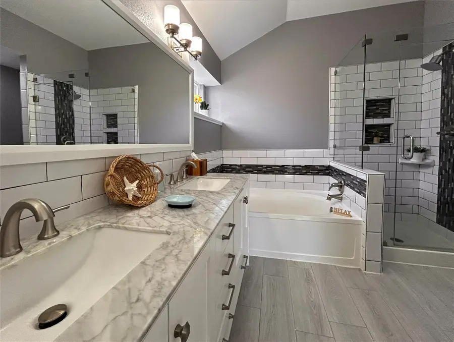 2951 Chanute Drive, Grand Prairie, TX 75052 - #2