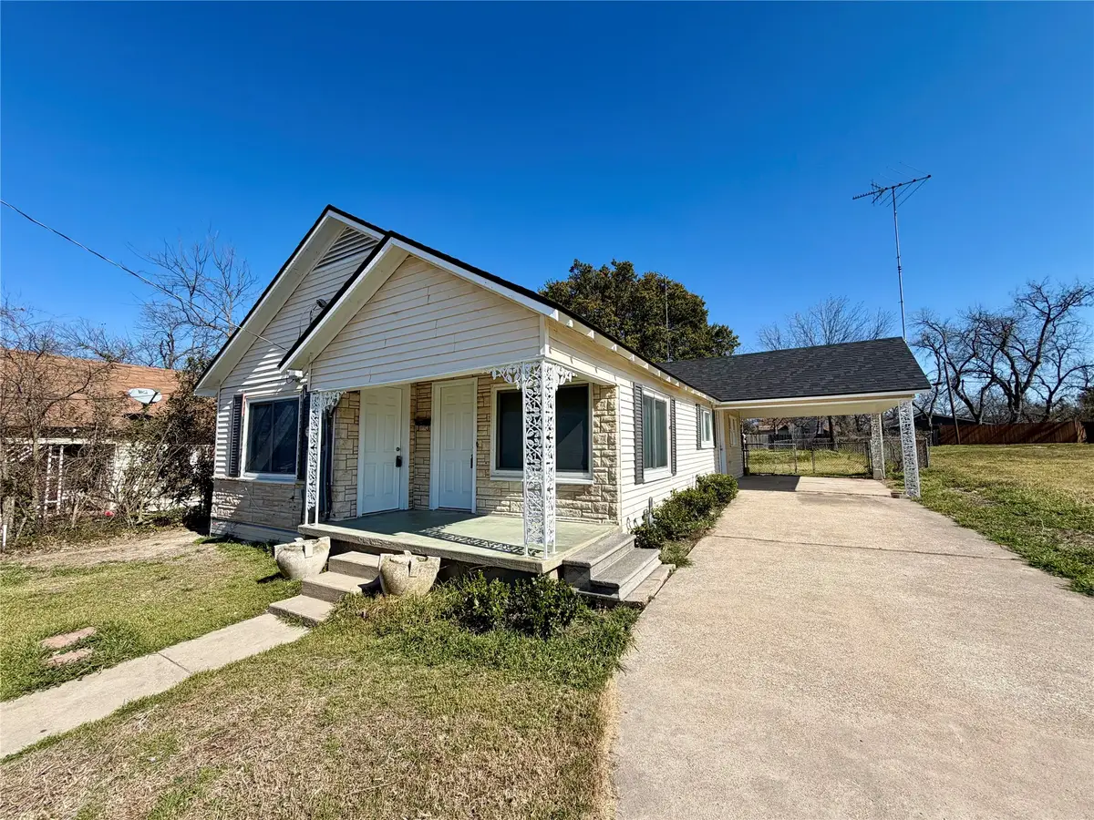 107 S Harrison Street, West, TX 76691 - #1