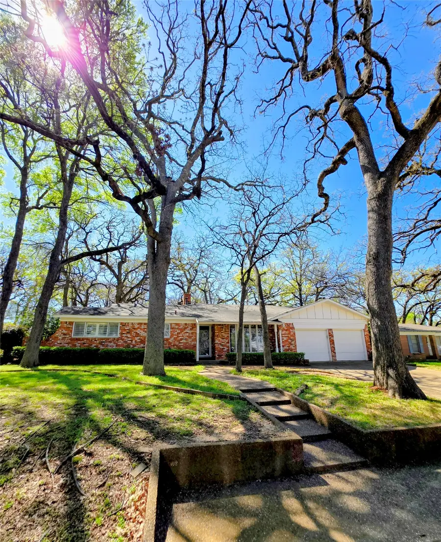 1020 Redbud Court, Arlington, TX 76012 - #2