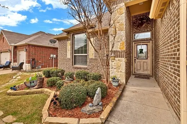 905 Cloudlock Drive, Saginaw, TX 76179 - #2