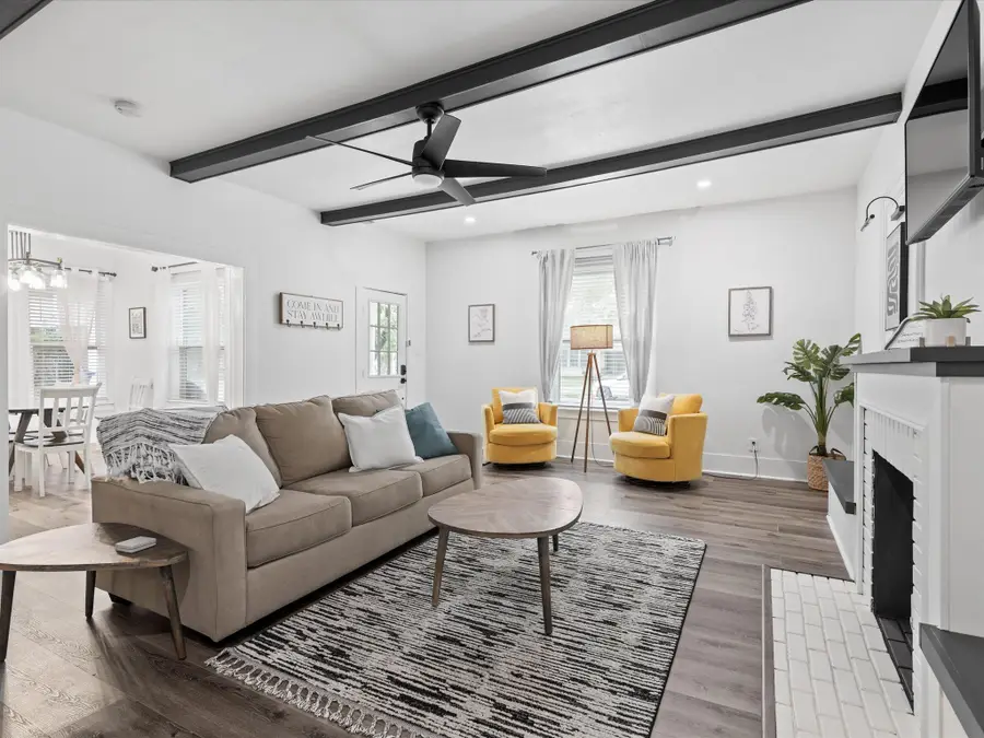 711 W Knox Street, Ennis, TX 75119 - #2