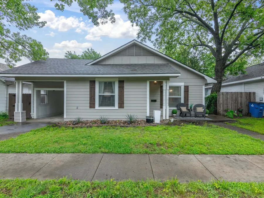 711 W Knox Street, Ennis, TX 75119 - #3