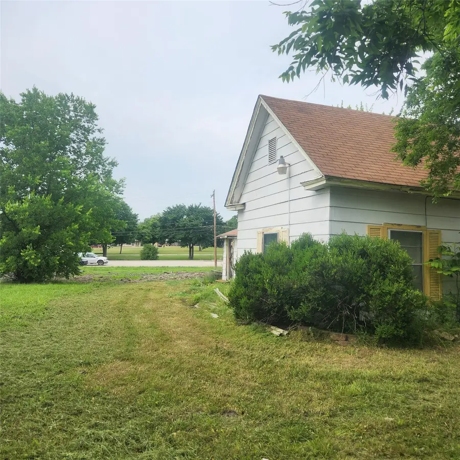 520 Locust Street, Farmersville, TX 75442 - #2