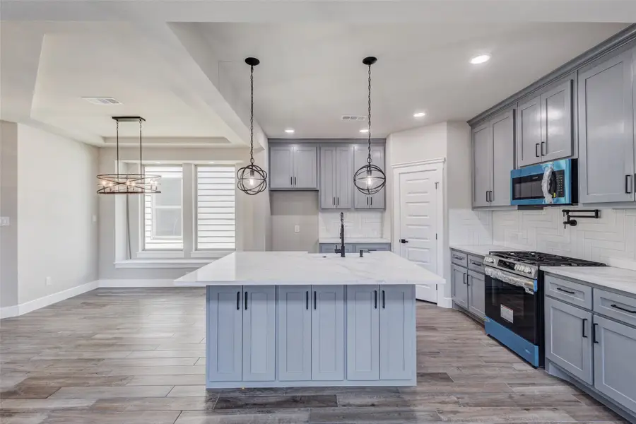 410 Larry, Irving, TX 75060 - #3