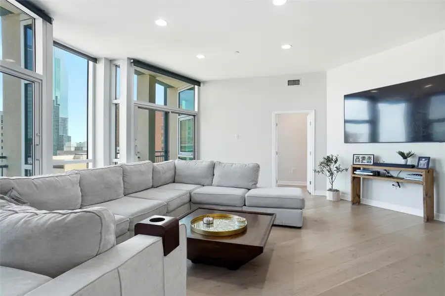 500 Throckmorton Street #1101, Fort Worth, TX 76102 - #2