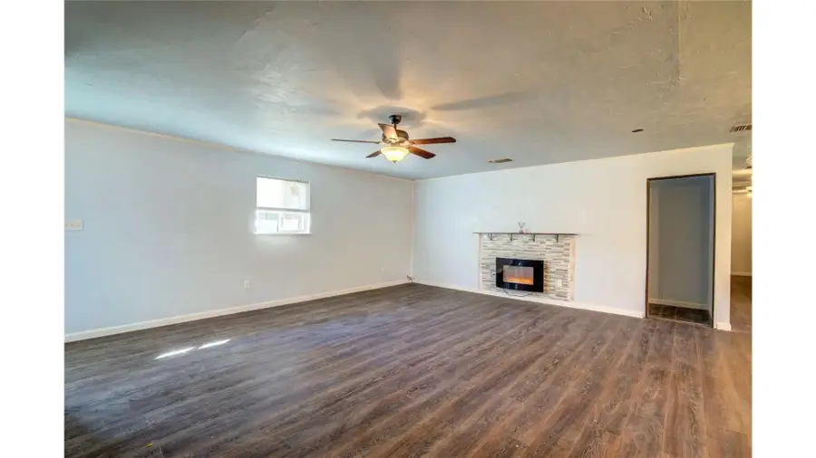 208 Miller Street, Mount Vernon, TX 75457 - #3