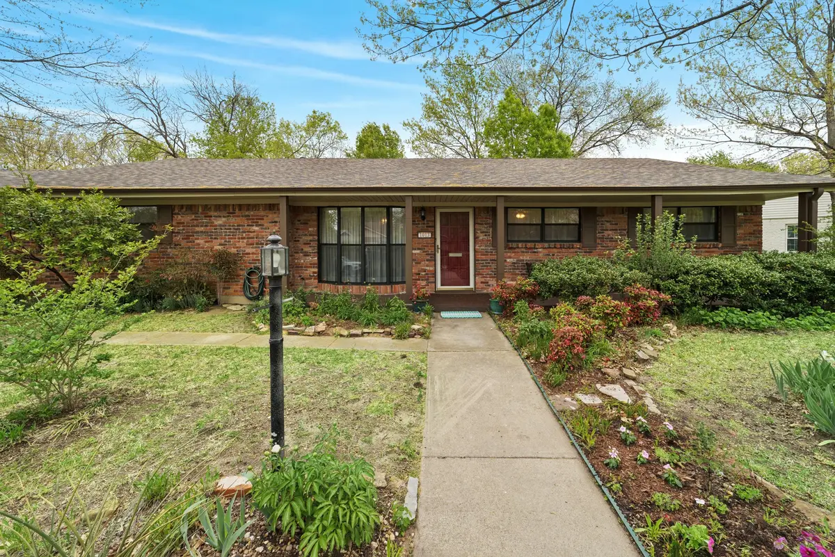 1013 Yorkshire Drive, Sherman, TX 75092 - #1