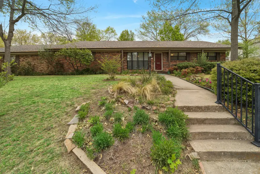 1013 Yorkshire Drive, Sherman, TX 75092 - #2