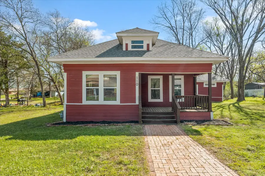 110 English Street, Mount Vernon, TX 75457 - #2