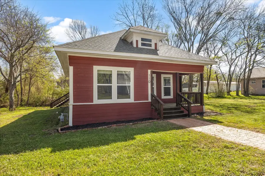 110 English Street, Mount Vernon, TX 75457 - #3