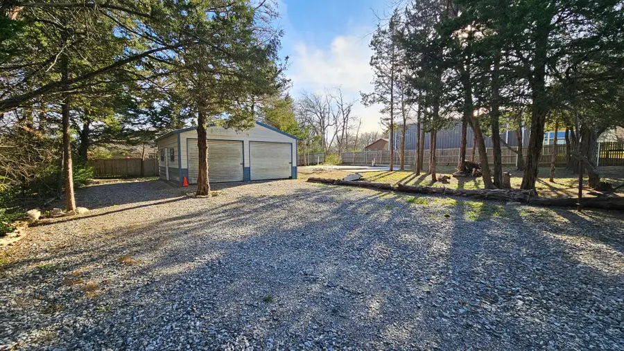 304 Willow Drive, Pottsboro, TX 75076 - #2