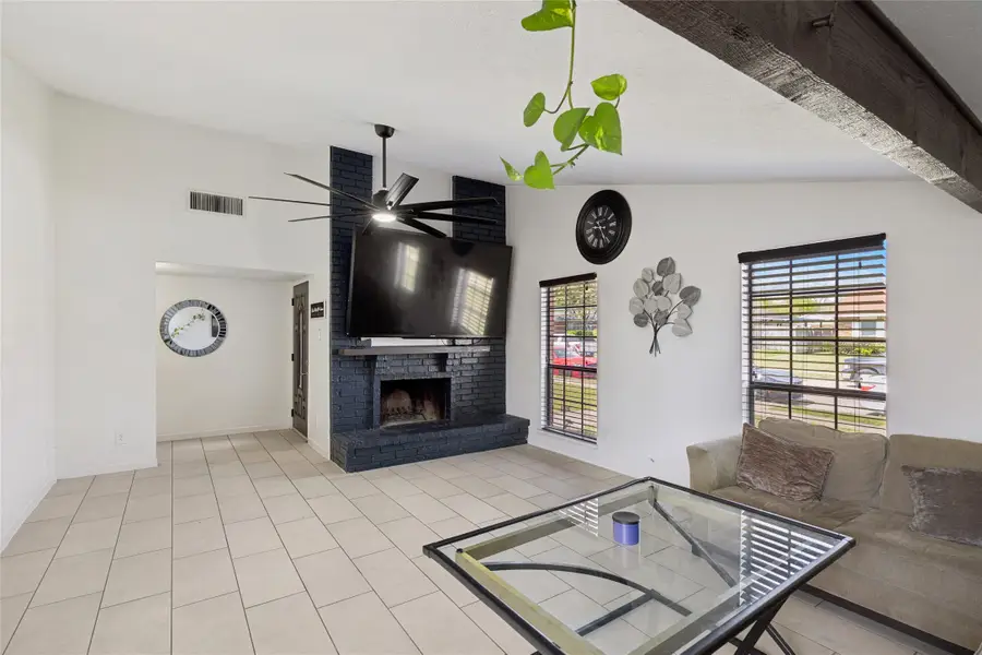 1905 Montana Trail, Grand Prairie, TX 75052 - #3