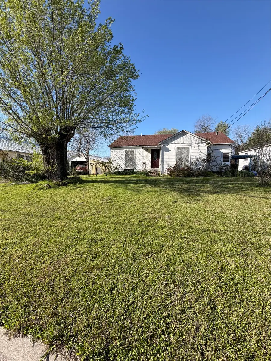 2820 Vinnie Street, Greenville, TX 75401 - #3