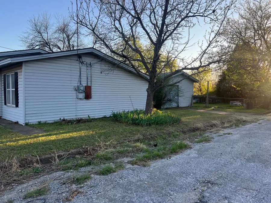 1417 Oliver Street, Weatherford, TX 76086 - #2