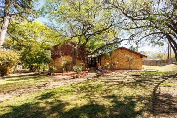 1446 Cardinal Creek Drive, Duncanville, TX 75137