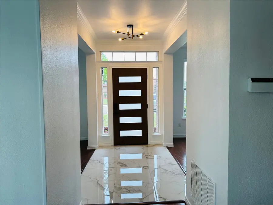 748 Longleaf Drive, Desoto, TX 75115 - #2