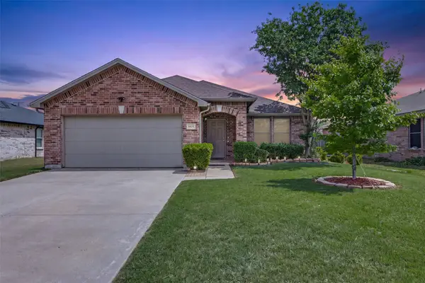 8805 Irish Bend Drive, Fort Worth, TX 76123