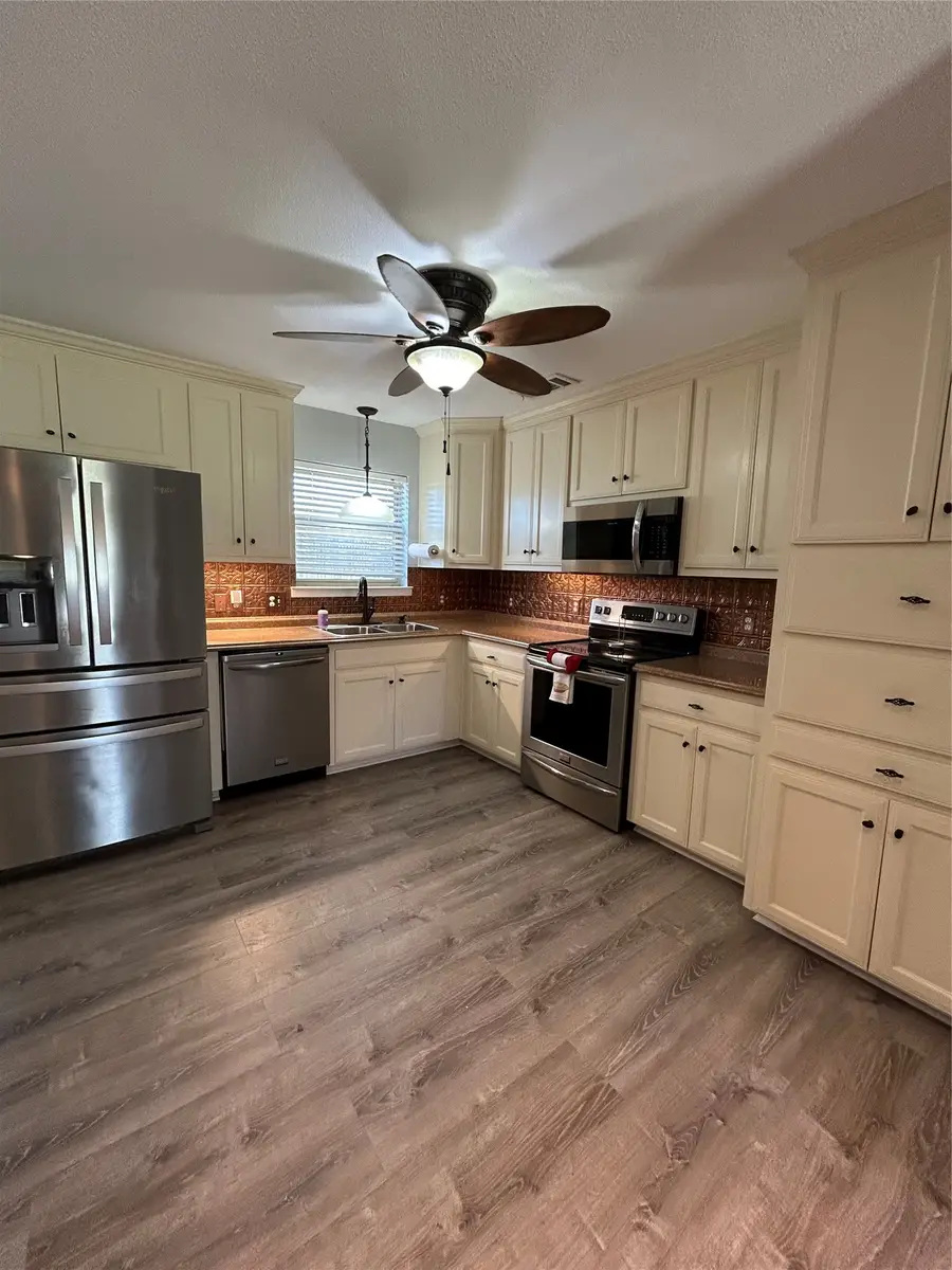 405 Canton Avenue, Wills Point, TX 75169 - #3