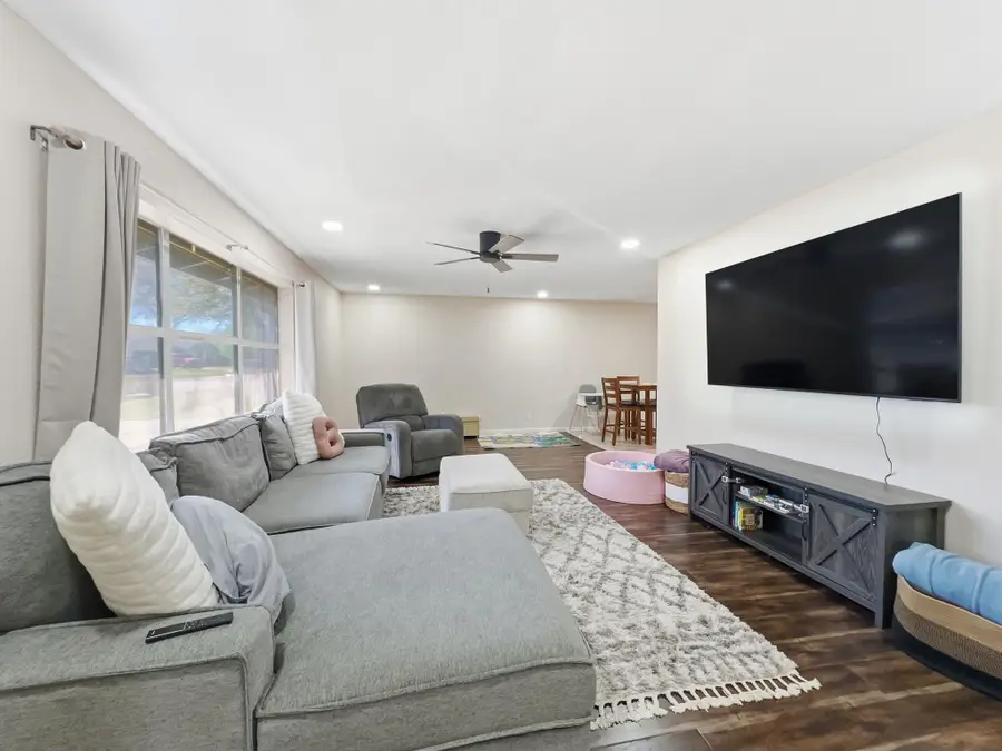 7515 Evelyn Drive, Richland Hills, TX 76118 - #3