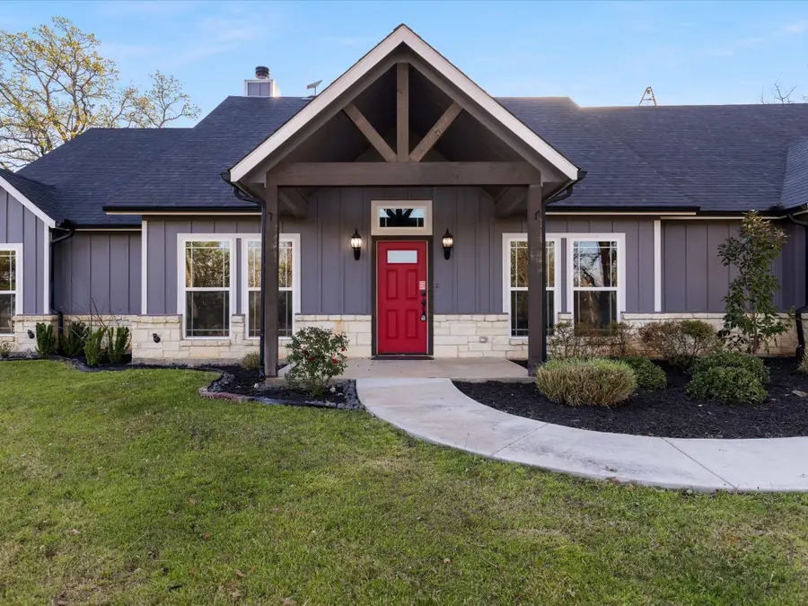 1725 S Hubbard Street, Alvord, TX 76225 - #2