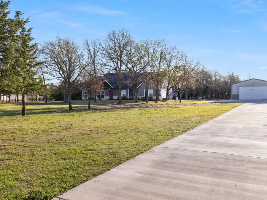 1725 S Hubbard Street, Alvord, TX 76225 - #3