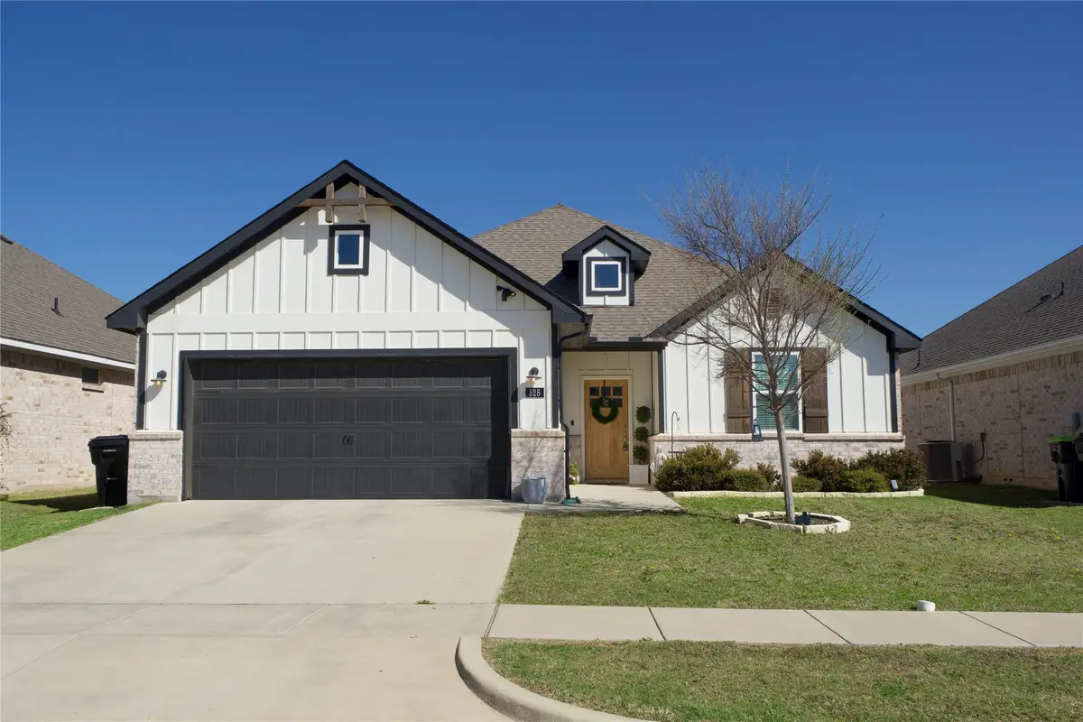 528 Mustang, Pilot Point, TX 76258 - #1