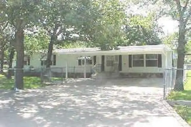 820 Branding Iron Trail, Granbury, TX 76049 - #1