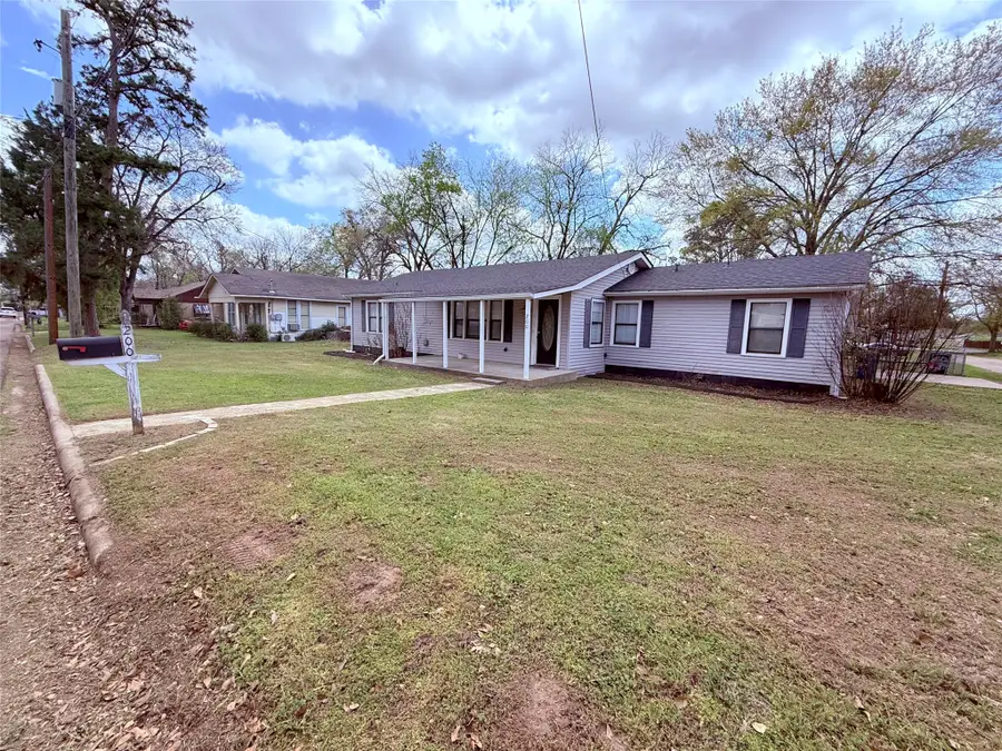 200 E Myrtle Street, Winnsboro, TX 75494 - #3