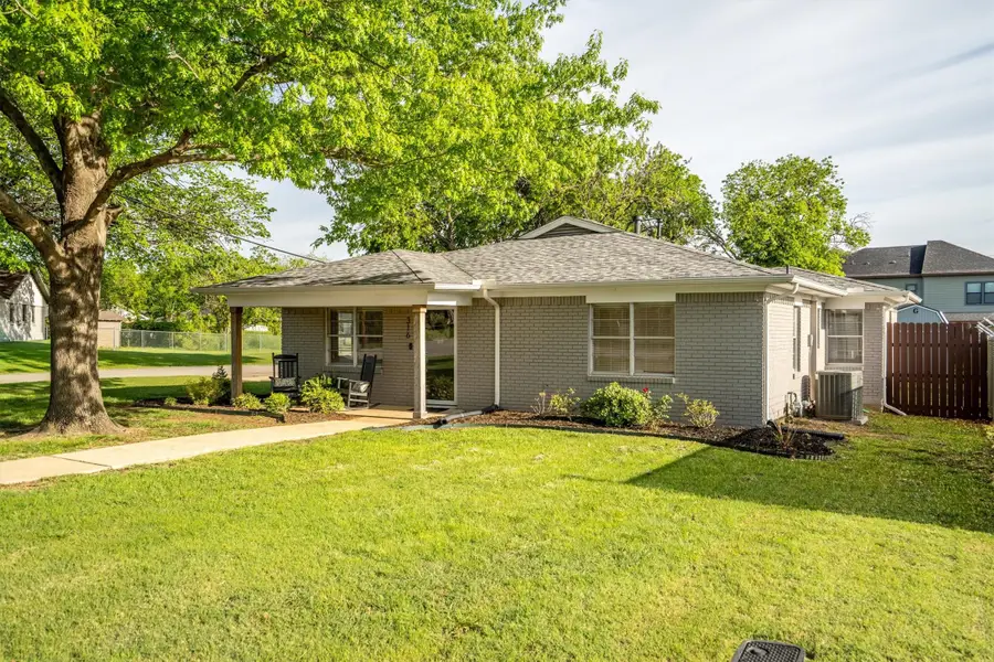 316 W 3rd Street, Justin, TX 76247 - #3