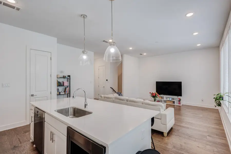 114 E Chester Court, Dallas, TX 75203 - #3