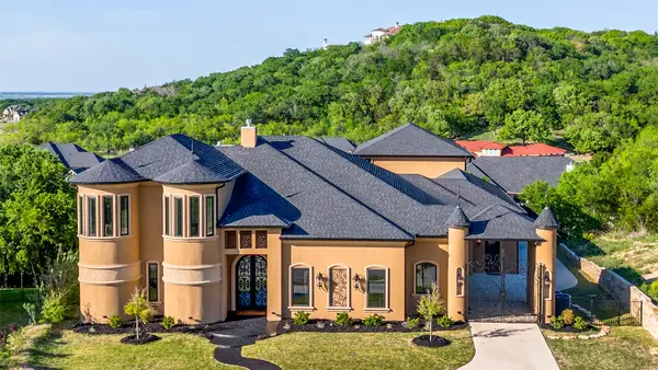 2621 Whispering Oaks Cove, Cedar Hill, TX 75104