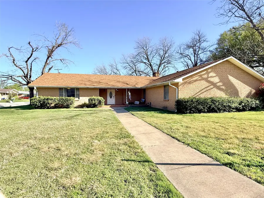 429 Agnes Avenue, Marlin, TX 76661 - #2