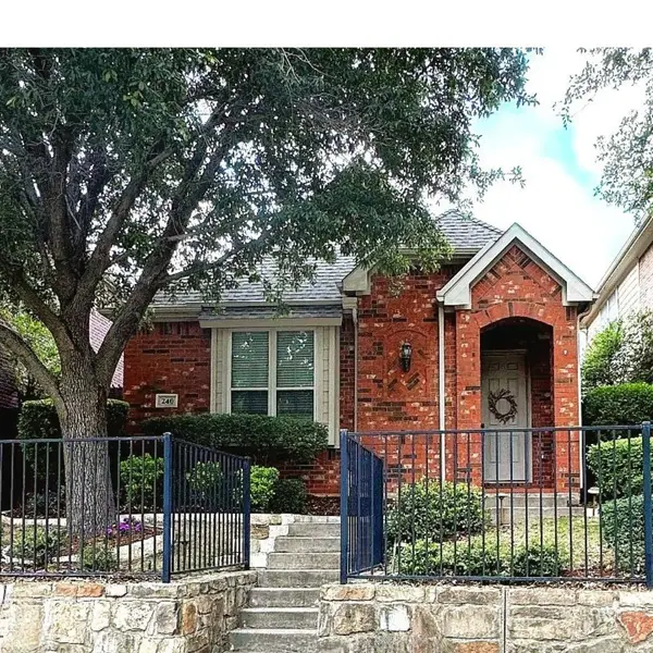 240 Carrington Lane, Lewisville, TX 75067