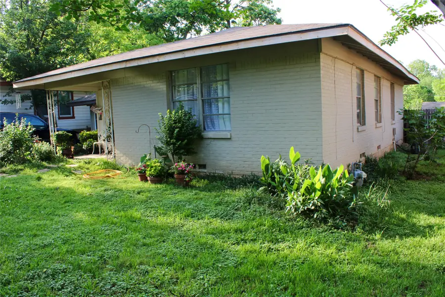 215 E 15th Street, Irving, TX 75060 - #3