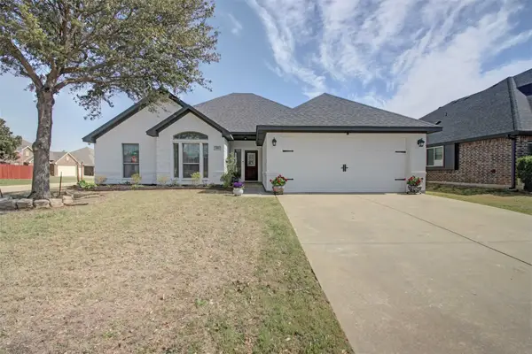 332 Delaware Street, Burleson, TX 76028