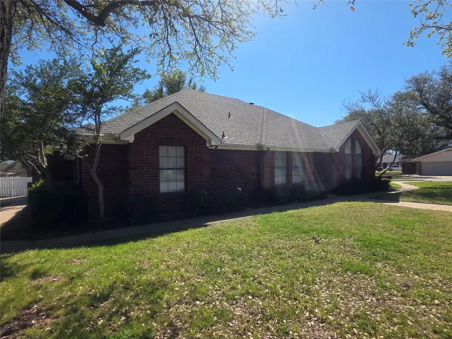 1404 Roanoake Drive, Graham, TX 76450 - #3