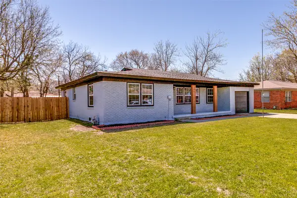 1706 E Garnett Street, Gainesville, TX 76240