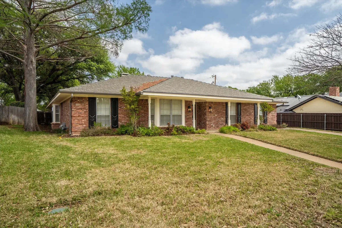 903 Leslie Drive, Arlington, TX 76012 - #1
