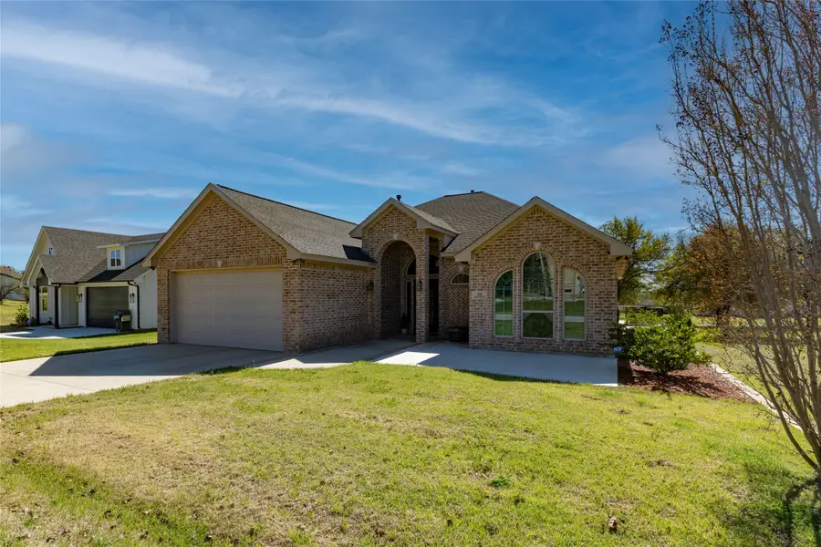 131 Lakeview Drive, Runaway Bay, TX 76426 - #2