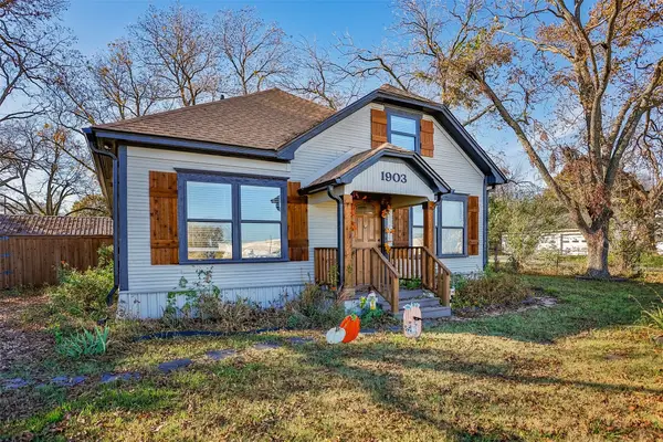 1903 N Weaver Street, Gainesville, TX 76240