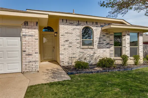 7317 Royal Oak Drive, Benbrook, TX 76126