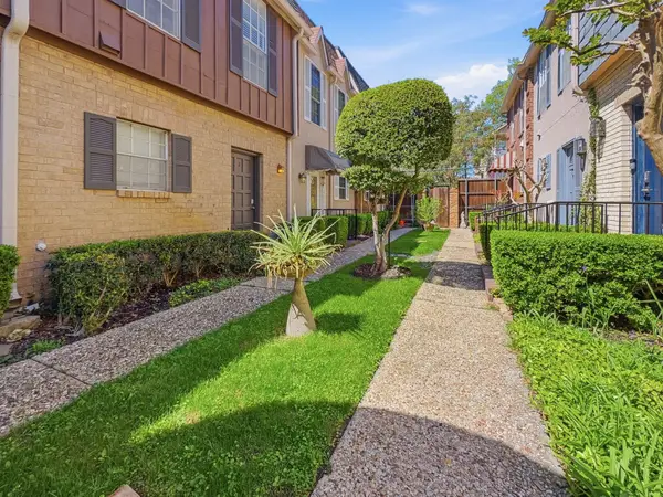 2727 Shelby Avenue #N, Dallas, TX 75219