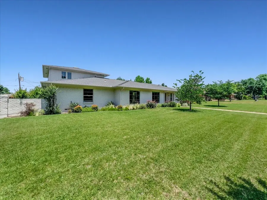 7049 Gateridge Drive, Dallas, TX 75254 - #2