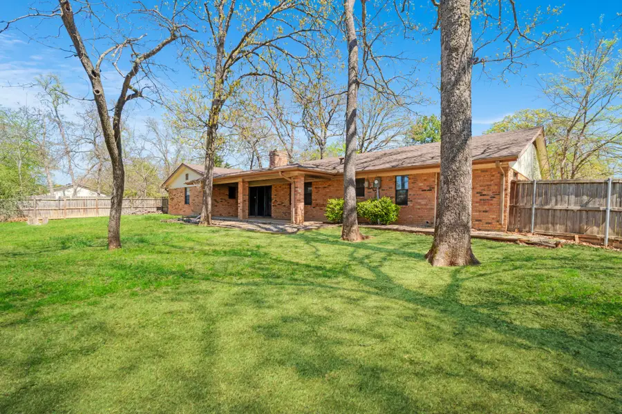 830 39th Street Se, Paris, TX 75462 - #3