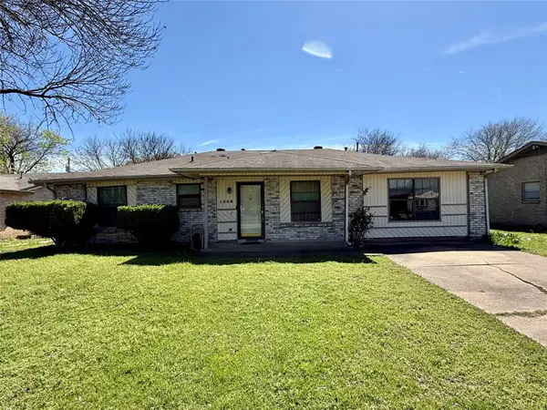1546 Oakbrook Street, Lancaster, TX 75134
