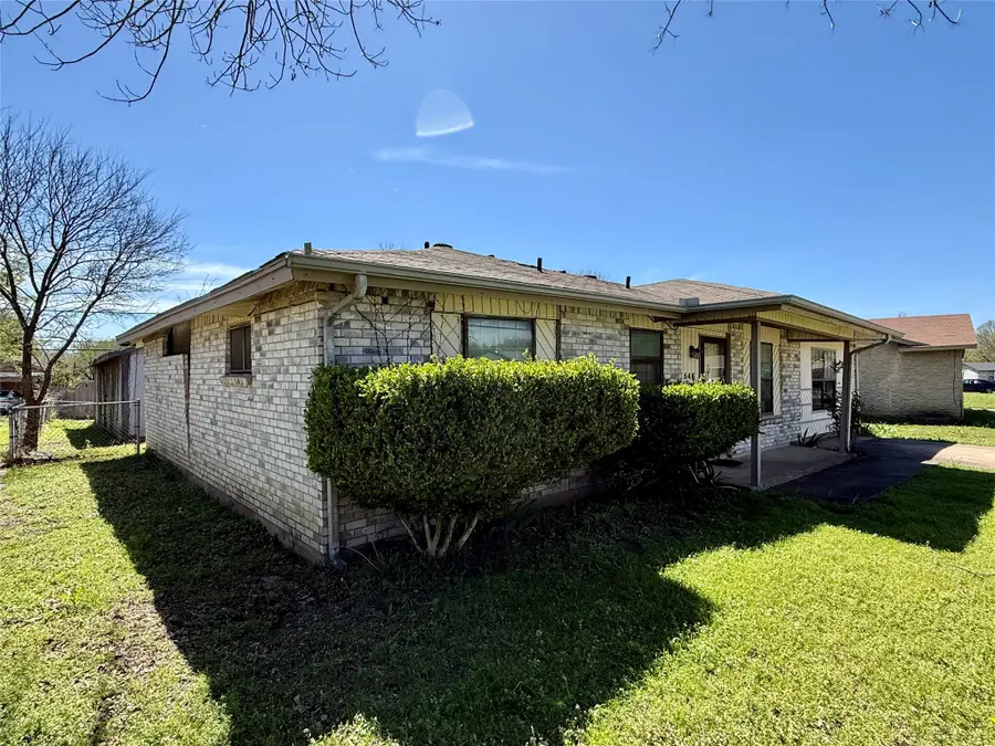 1546 Oakbrook Street, Lancaster, TX 75134 - #2